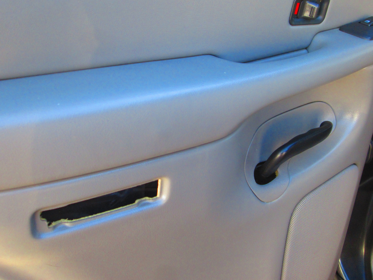 Chevrolet Tahoe 4dr 1500 4WD LS 2004