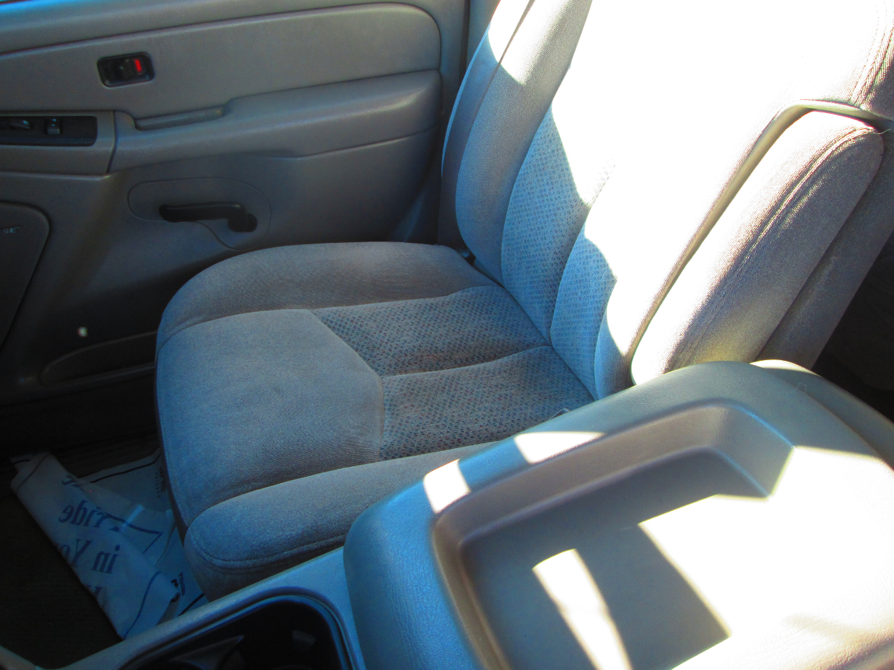 Chevrolet Tahoe 4dr 1500 4WD LS 2004