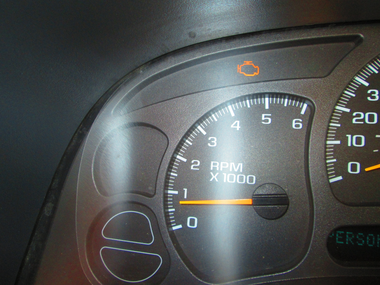 Chevrolet Tahoe 4dr 1500 4WD LS 2004