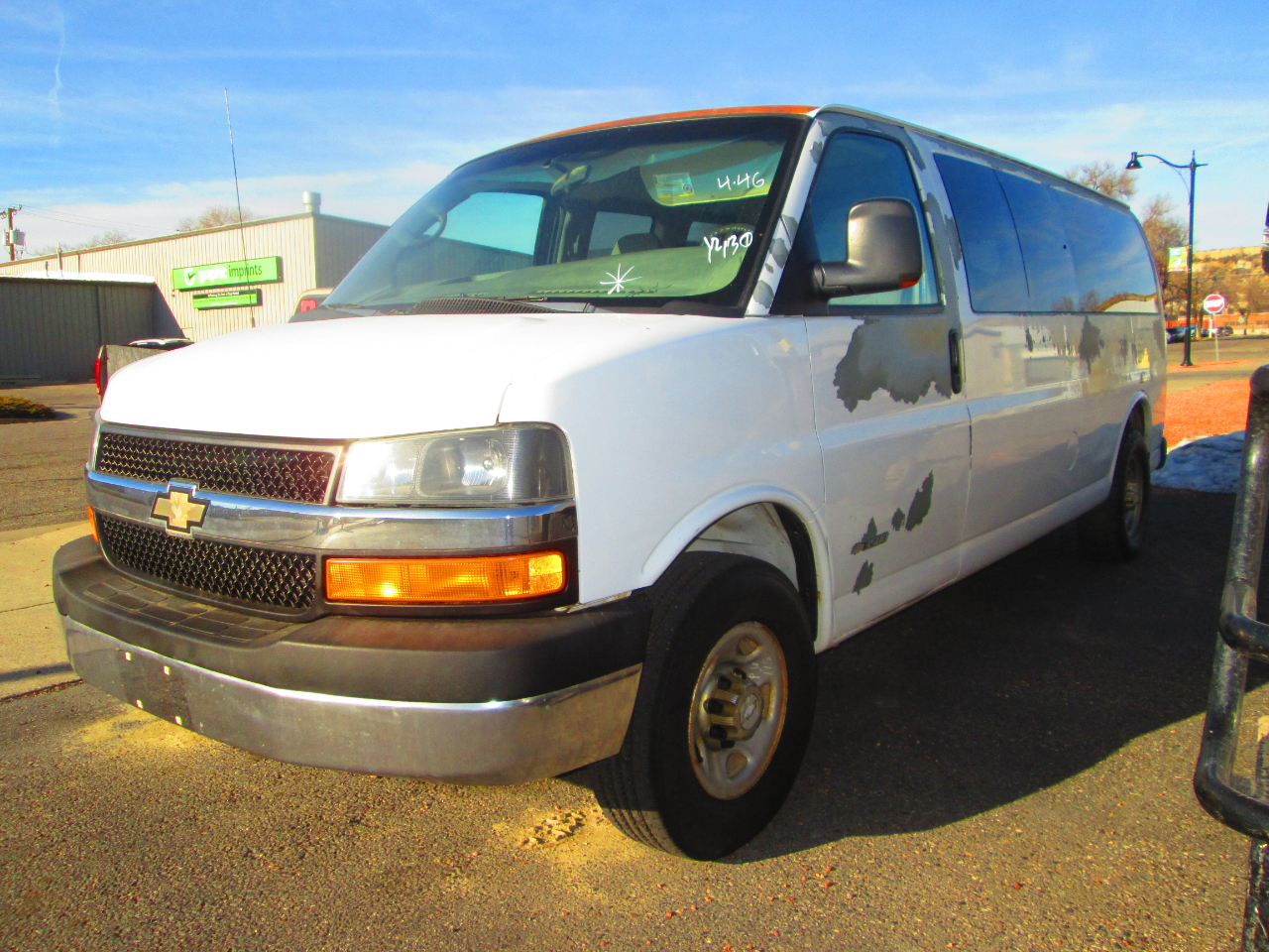 Chevrolet Express Passenger 3500 155" WB RWD 2005