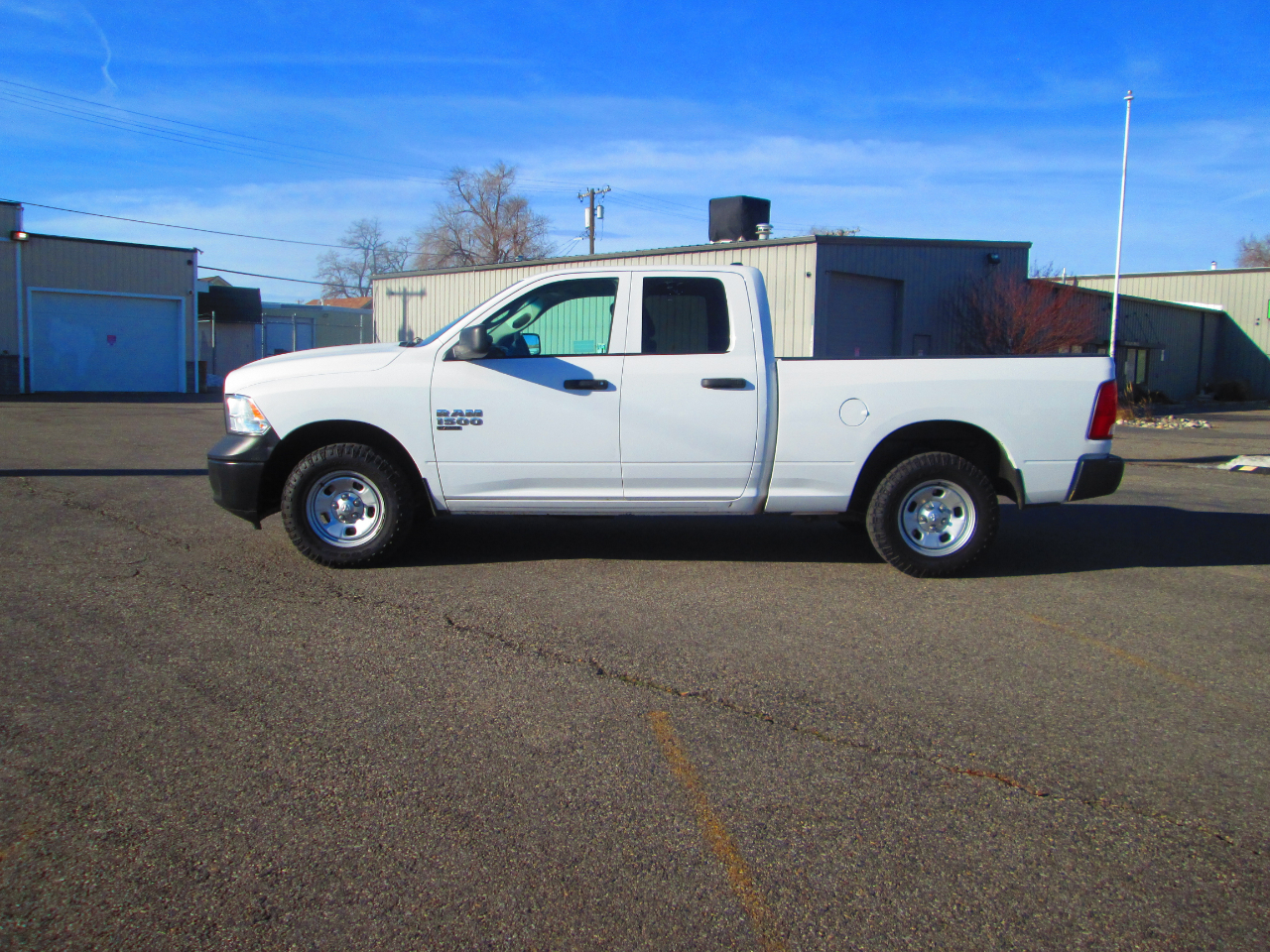 RAM 1500 Classic Tradesman 4x4 Quad Cab 6'4" Box 2020