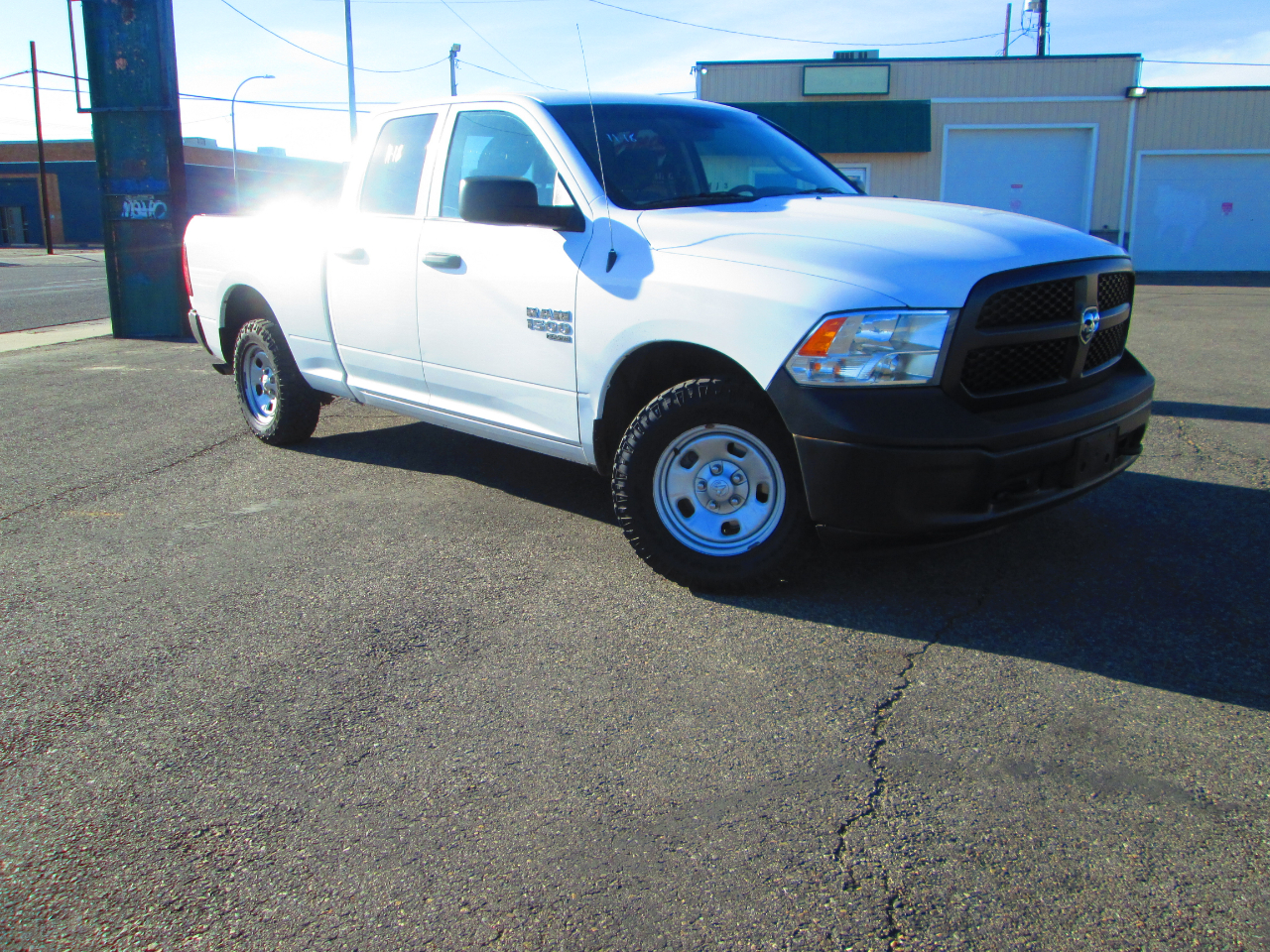 RAM 1500 Classic Tradesman 4x4 Quad Cab 6'4" Box 2020