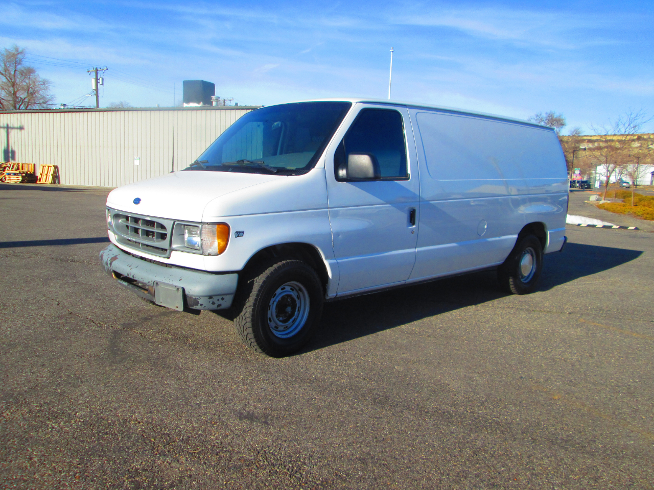 2000 Ford Econoline Cargo Van E-150