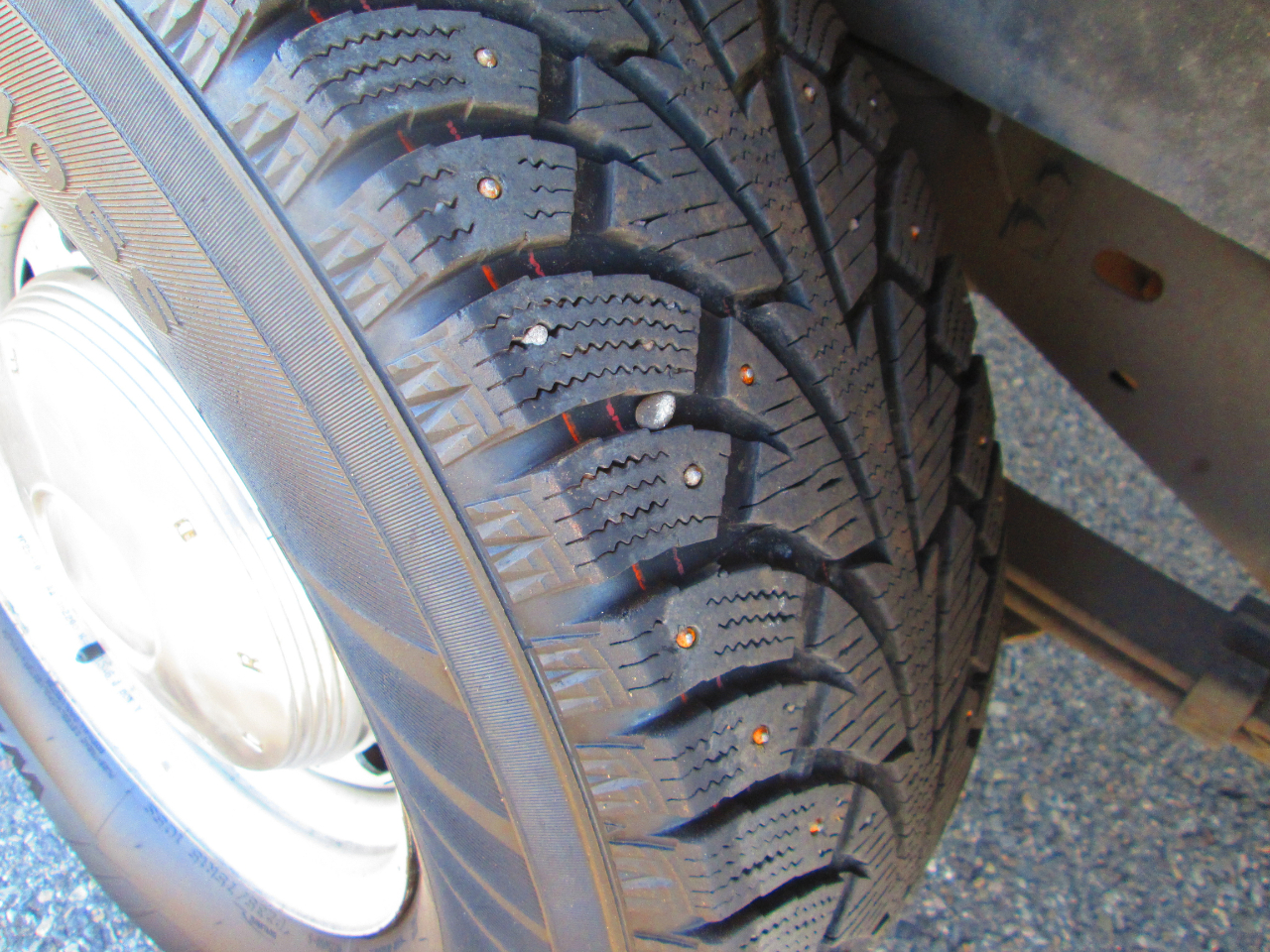 Ford Econoline Cargo Van E-150 2000