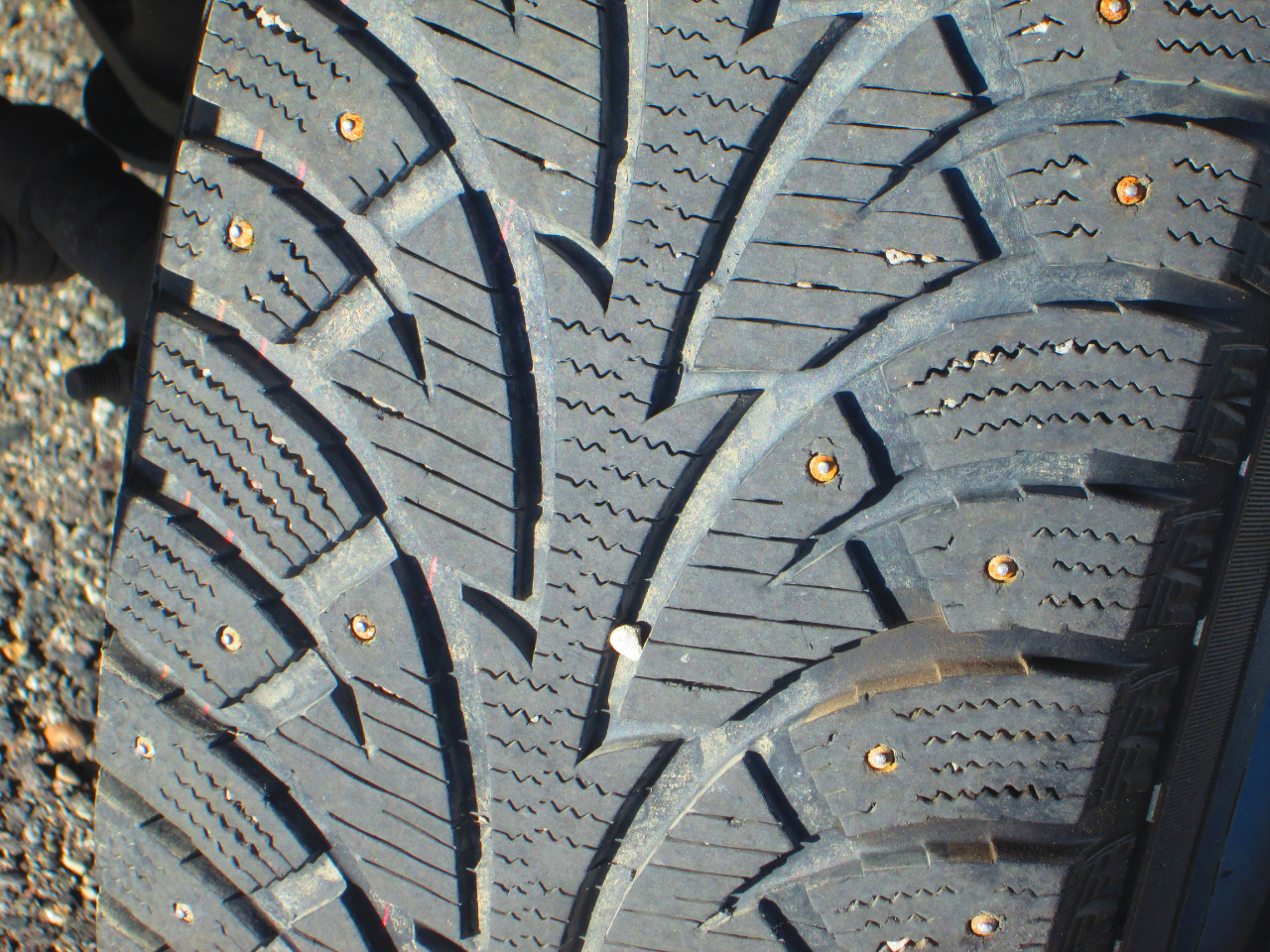 Ford Econoline Cargo Van E-150 2000