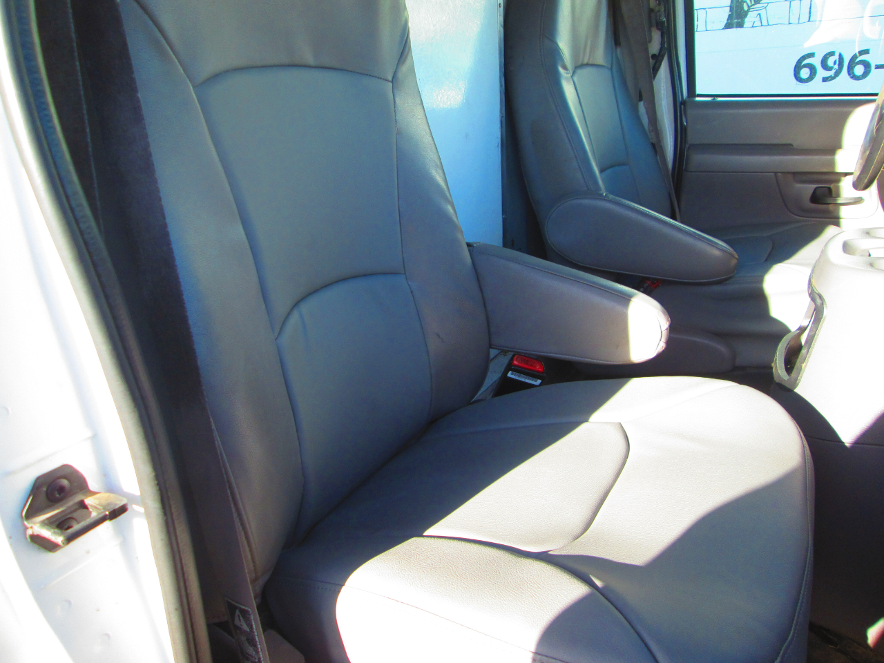 Ford Econoline Commercial Cutaway E-450 Super Duty 158" WB DRW 2002