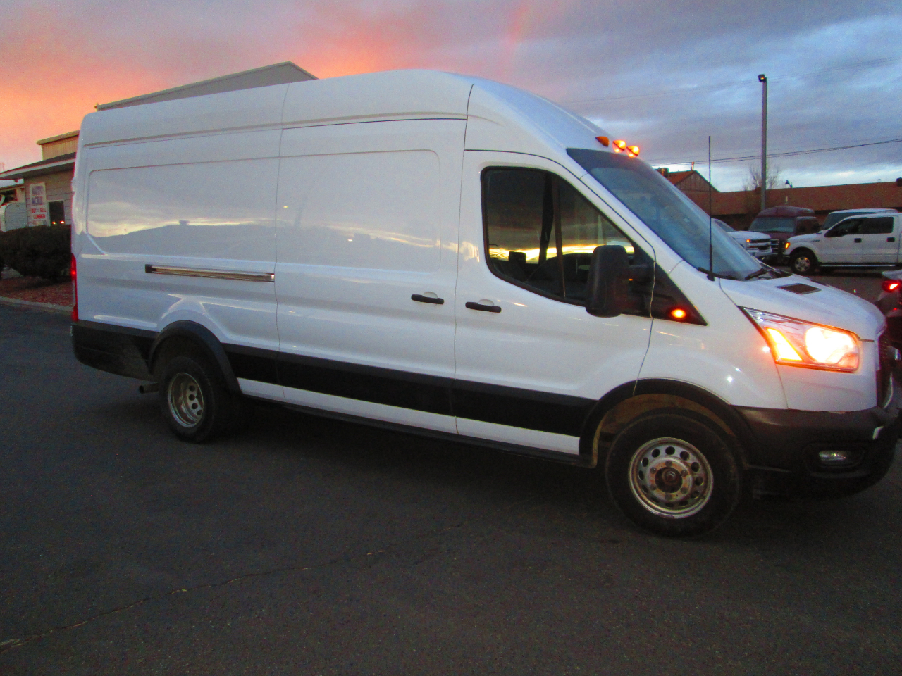 Ford Transit Cargo Van T-250 130" Med Rf 9070 GVWR AWD 2021