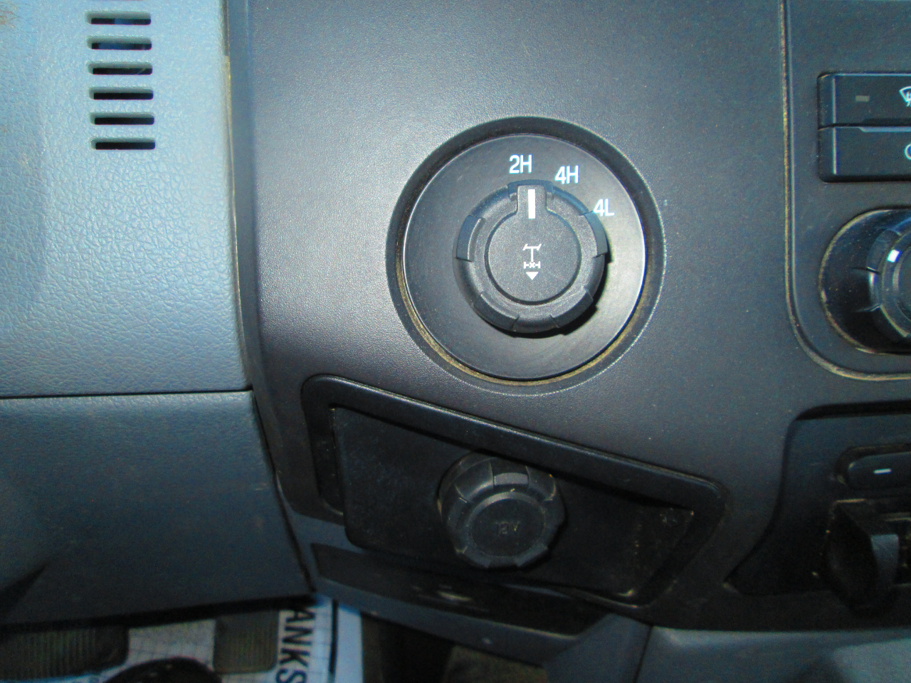 Ford Super Duty F-350 SRW 4WD SuperCab 162" WB 60" CA XL 2014