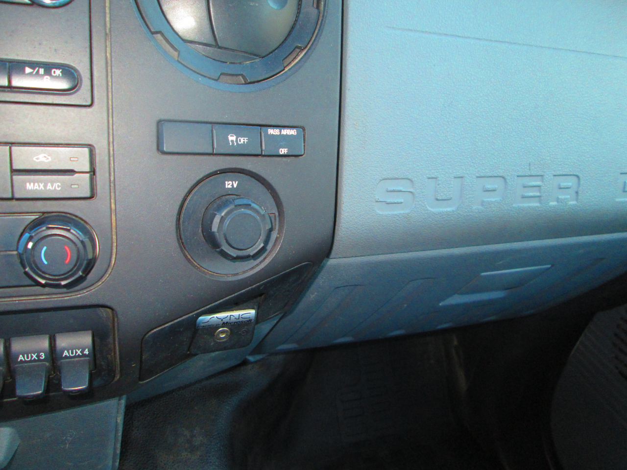 Ford Super Duty F-350 SRW 4WD SuperCab 162" WB 60" CA XL 2014