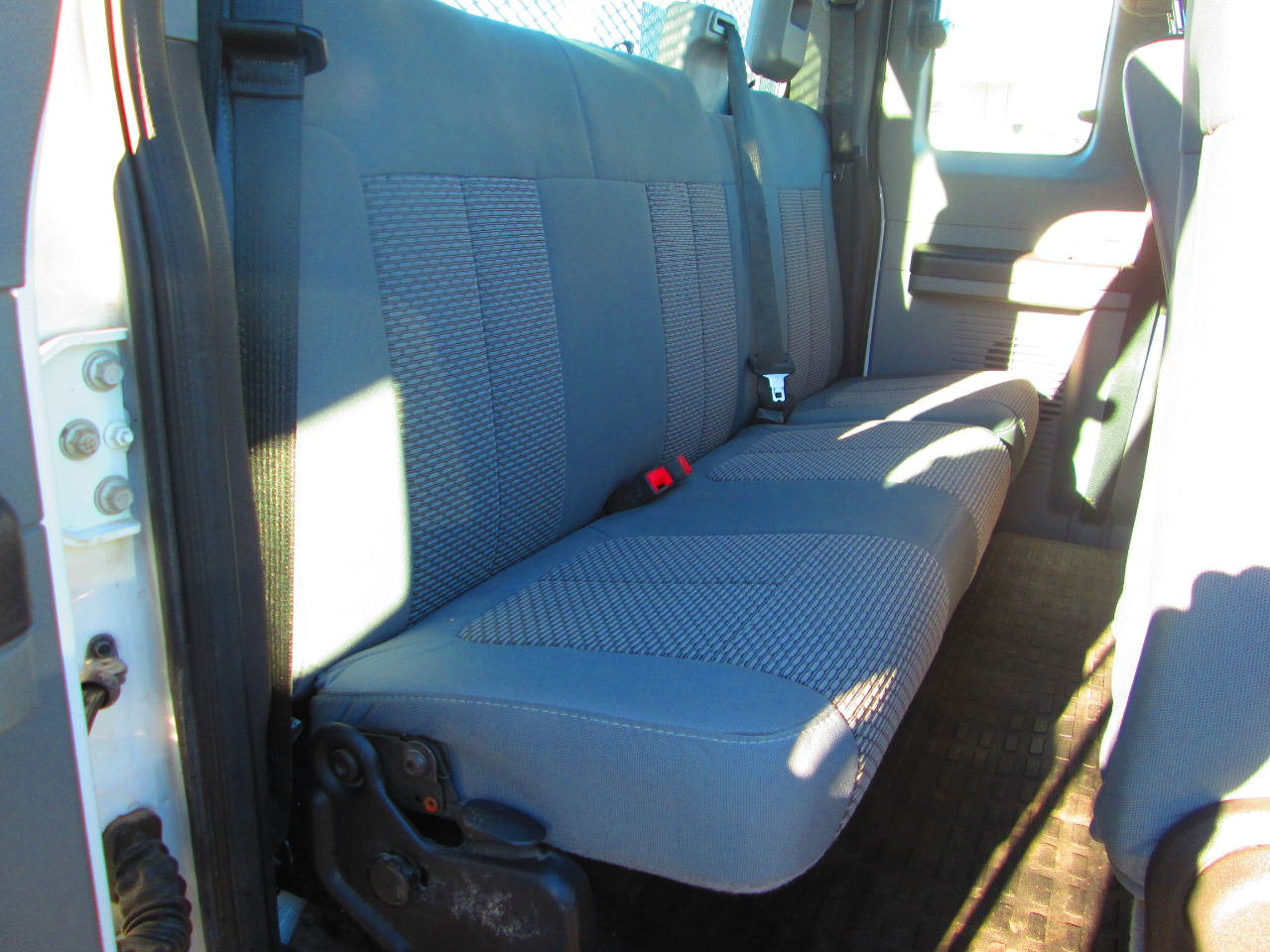 Ford Super Duty F-350 SRW 4WD SuperCab 162" WB 60" CA XL 2014