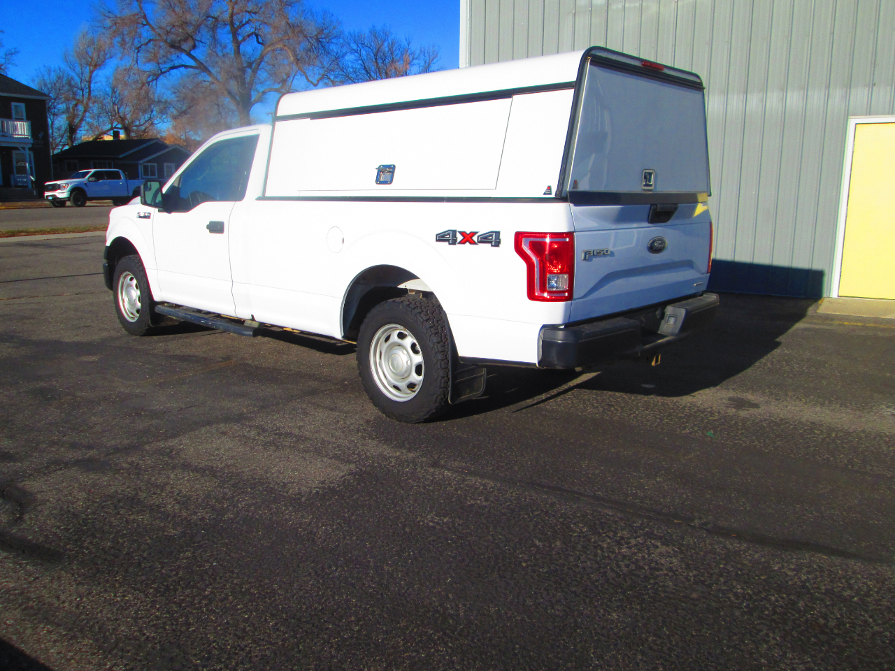 Ford F-150 4WD Reg Cab 141" XL 2016