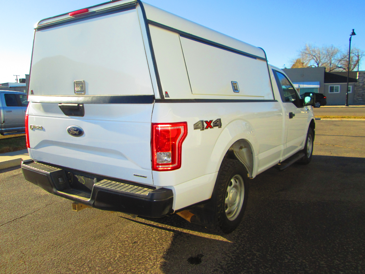 Ford F-150 4WD Reg Cab 141" XL 2016