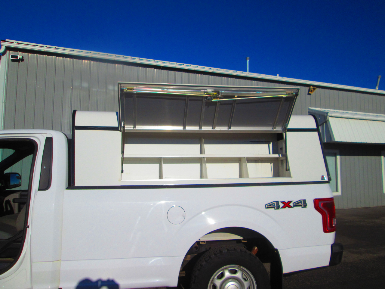 Ford F-150 4WD Reg Cab 141" XL 2016