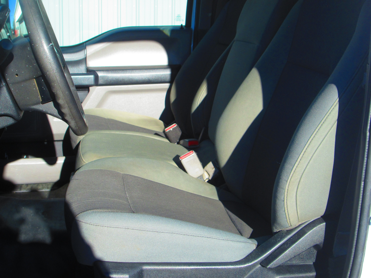 Ford F-150 4WD Reg Cab 141" XL 2016