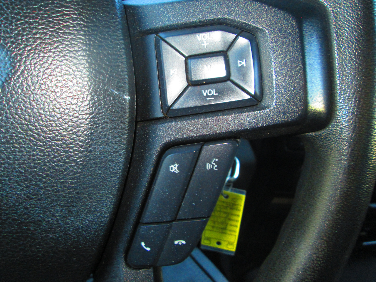 Ford F-150 4WD Reg Cab 141" XL 2016