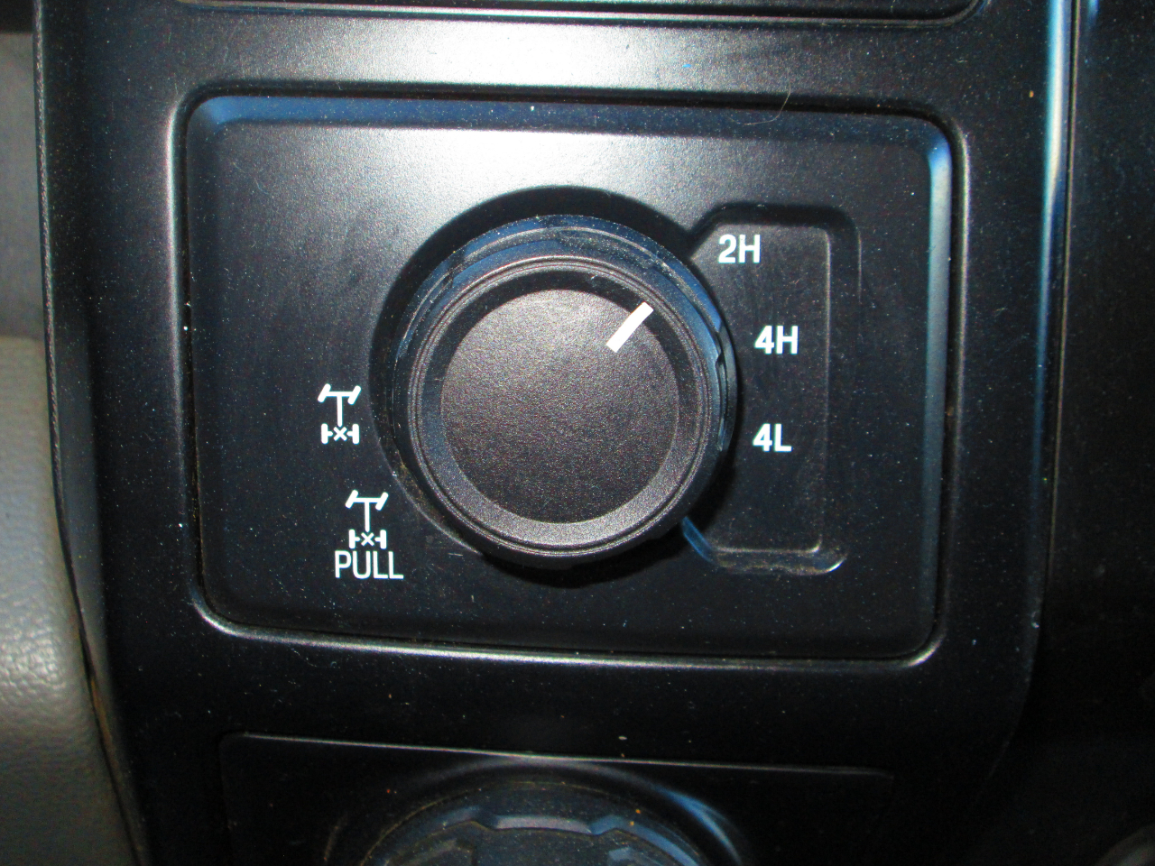 Ford F-150 4WD Reg Cab 141" XL 2016