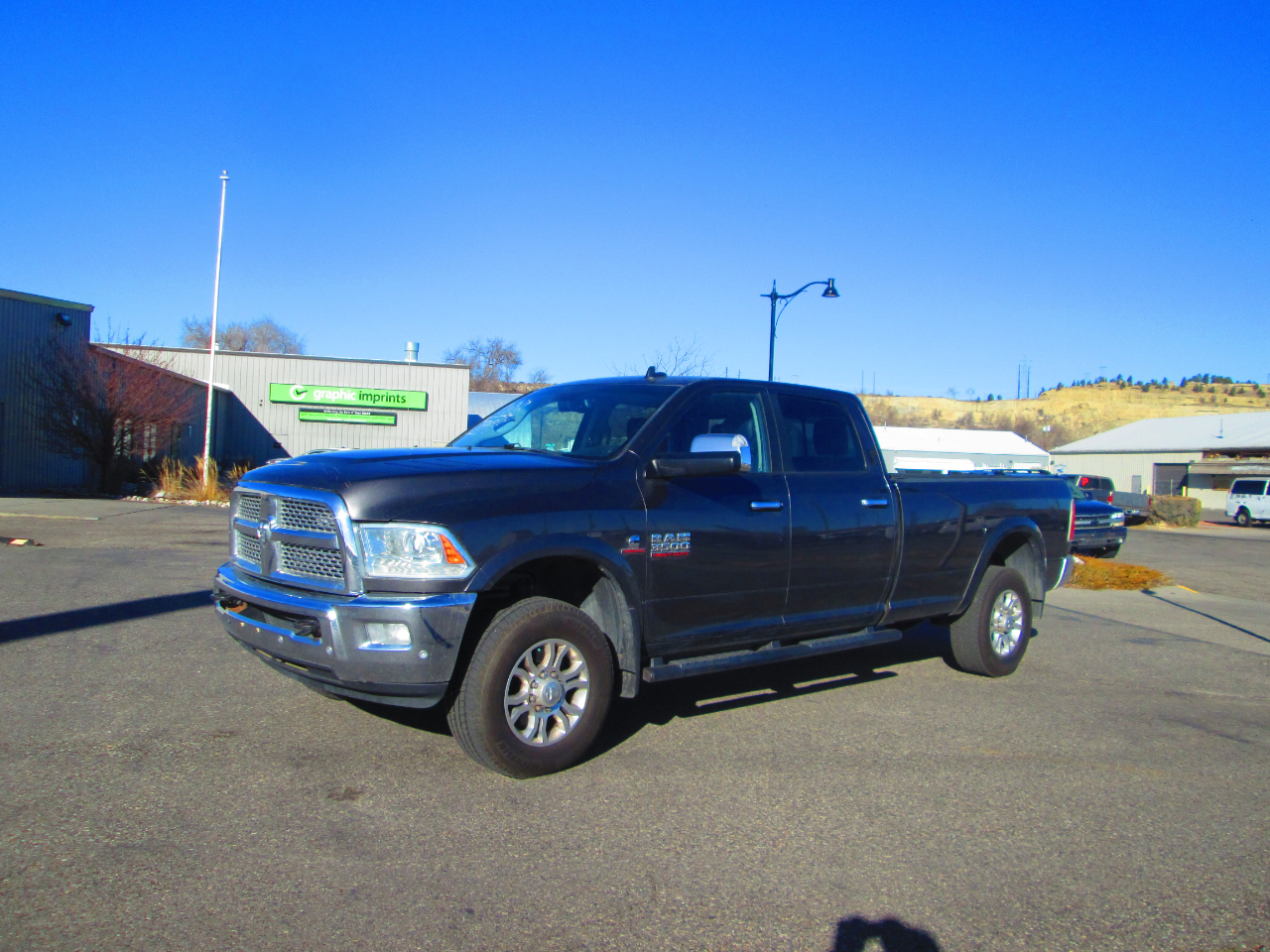 RAM 3500 Laramie 4x4 Crew Cab 8' Box 2017