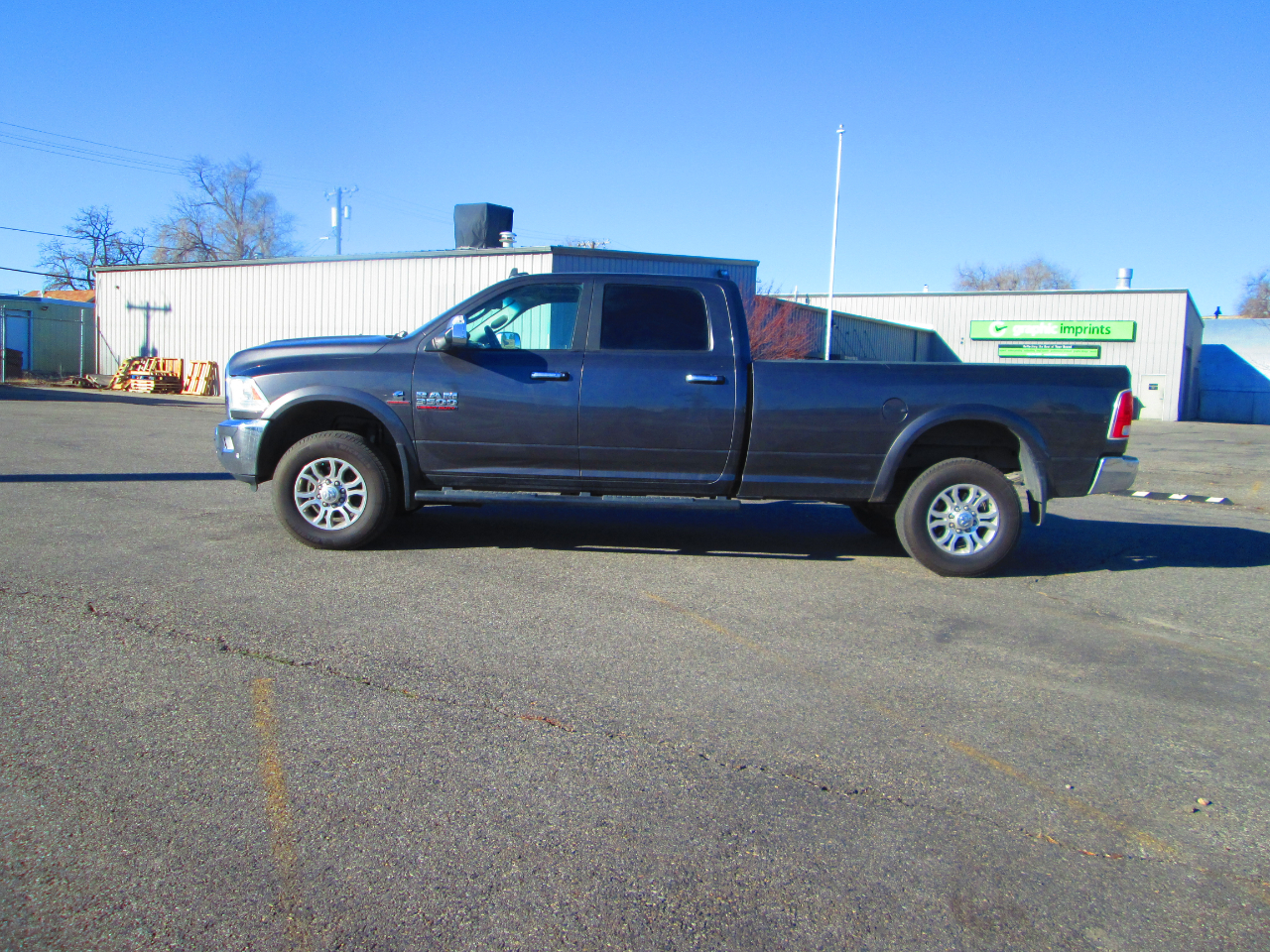 RAM 3500 Laramie 4x4 Crew Cab 8' Box 2017