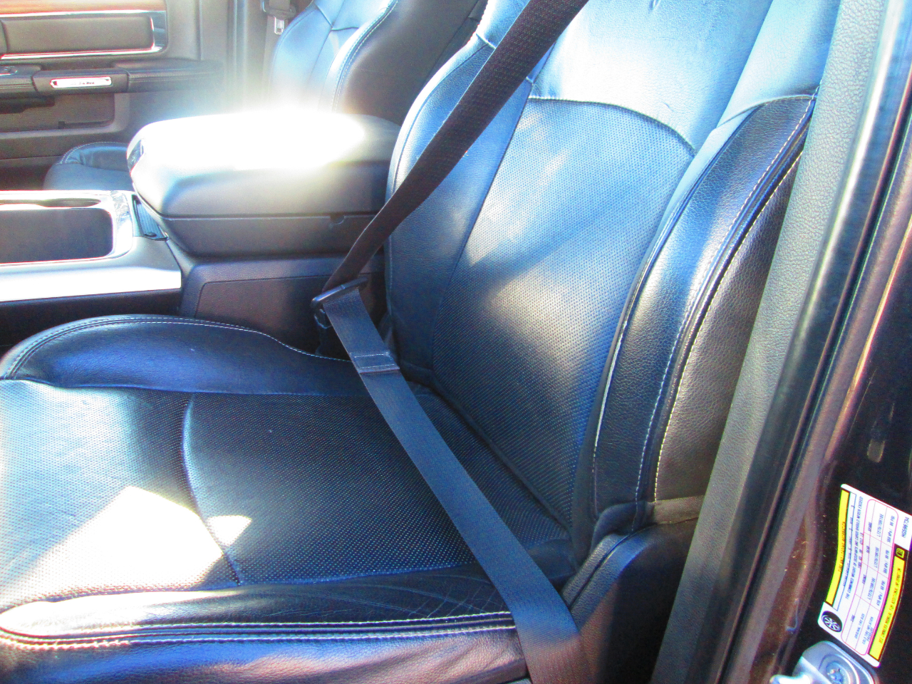 RAM 3500 Laramie 4x4 Crew Cab 8' Box 2017