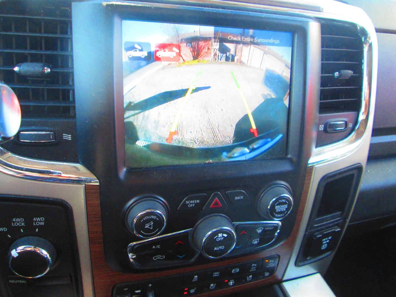 RAM 3500 Laramie 4x4 Crew Cab 8' Box 2017