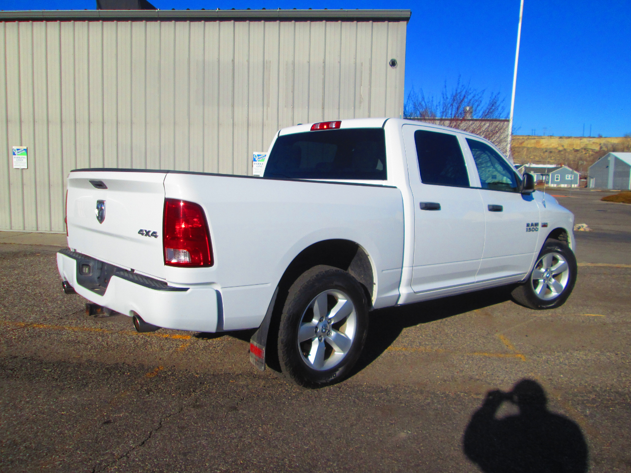 RAM 1500 4WD Crew Cab 140.5" Express 2013