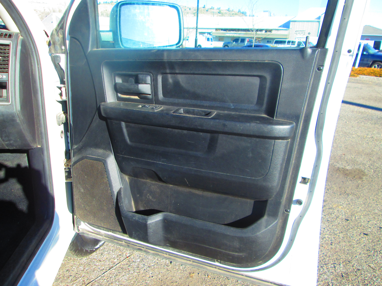 RAM 1500 4WD Crew Cab 140.5" Express 2013