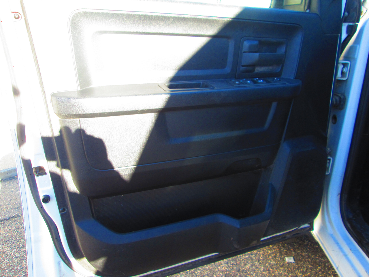 RAM 1500 4WD Crew Cab 140.5" Express 2013