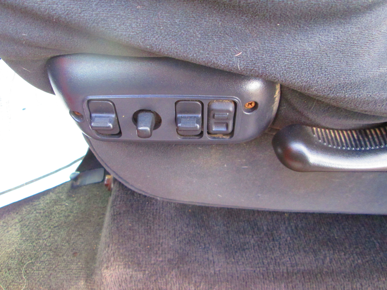 Dodge Ram 1500 4dr Quad Cab 140.5" WB 4WD SLT 2003