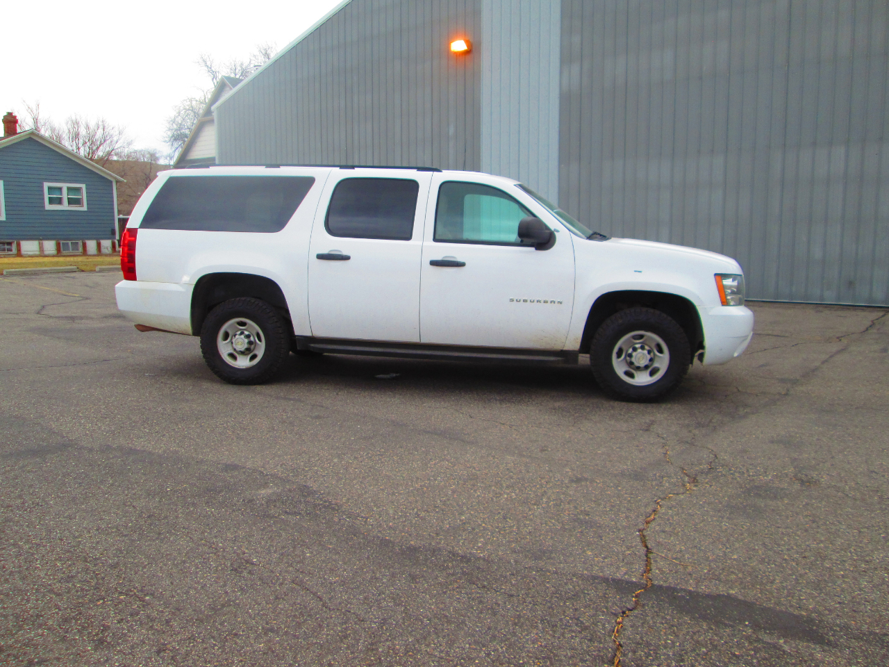 Chevrolet Suburban 4WD 4dr 2500 Commercial 2010