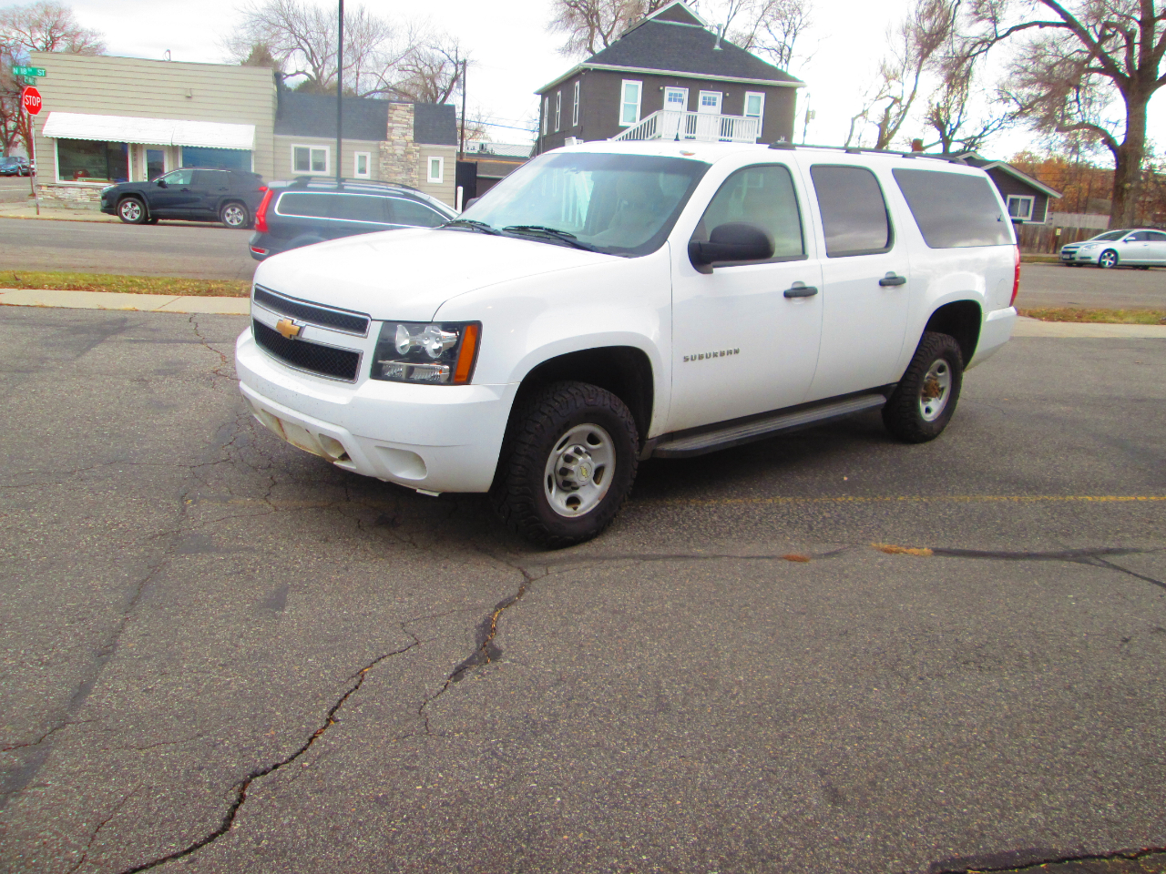 Chevrolet Suburban 4WD 4dr 2500 Commercial 2010