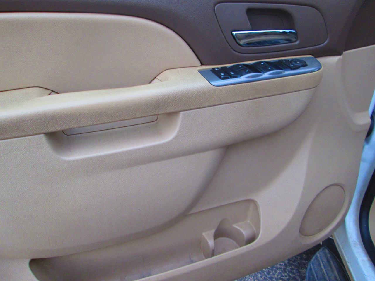 Chevrolet Suburban 4WD 4dr 2500 Commercial 2010