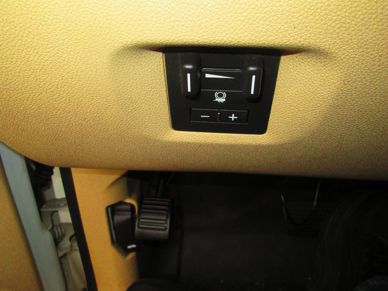 Chevrolet Suburban 4WD 4dr 2500 Commercial 2010