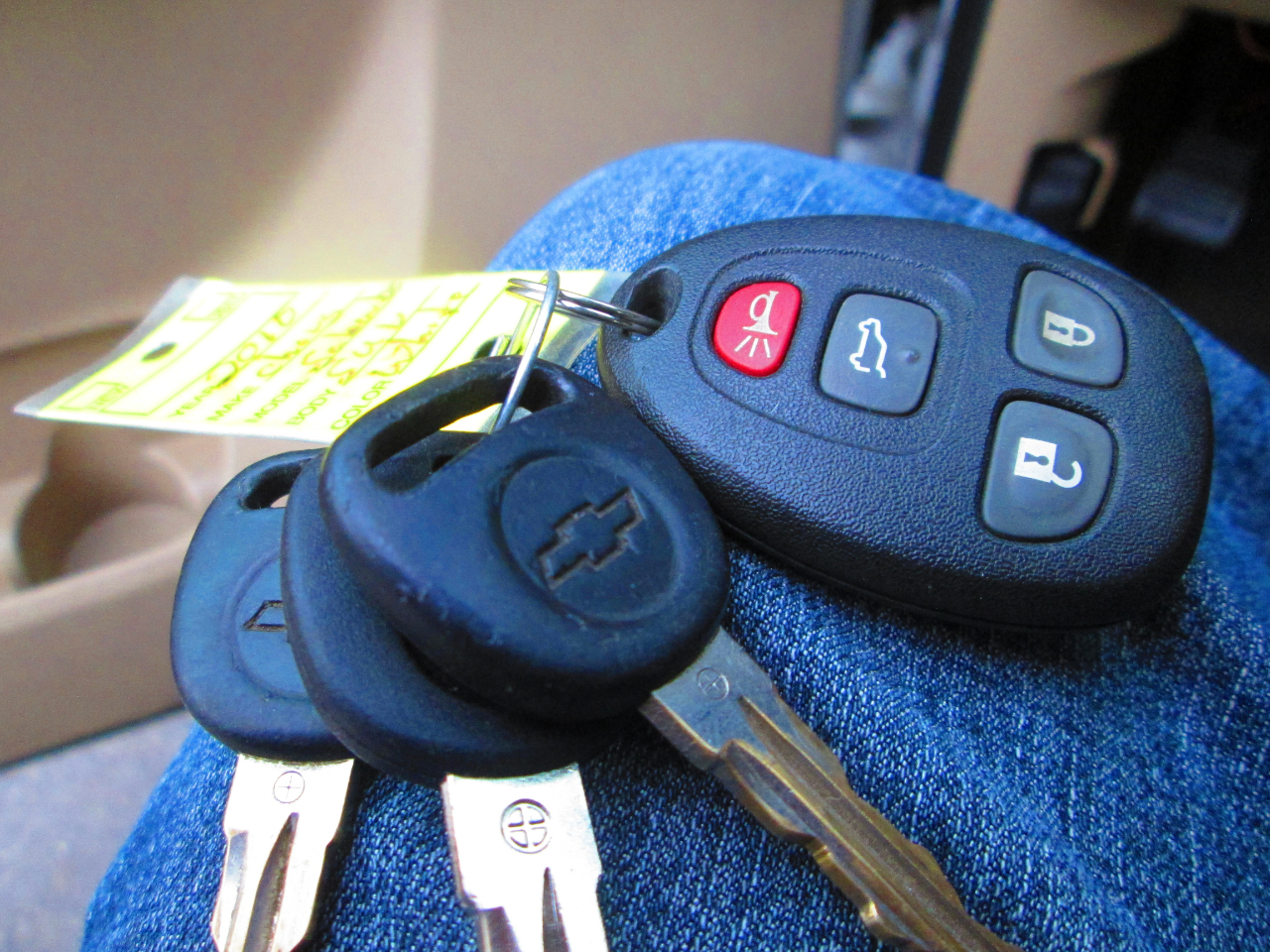 Chevrolet Suburban 4WD 4dr 2500 Commercial 2010