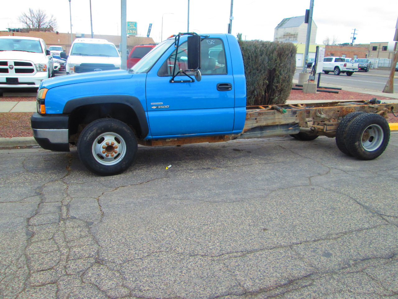 Chevrolet Silverado 3500 Classic 2WD Reg Cab 161.5" WB, 84.9" CA WT 2007