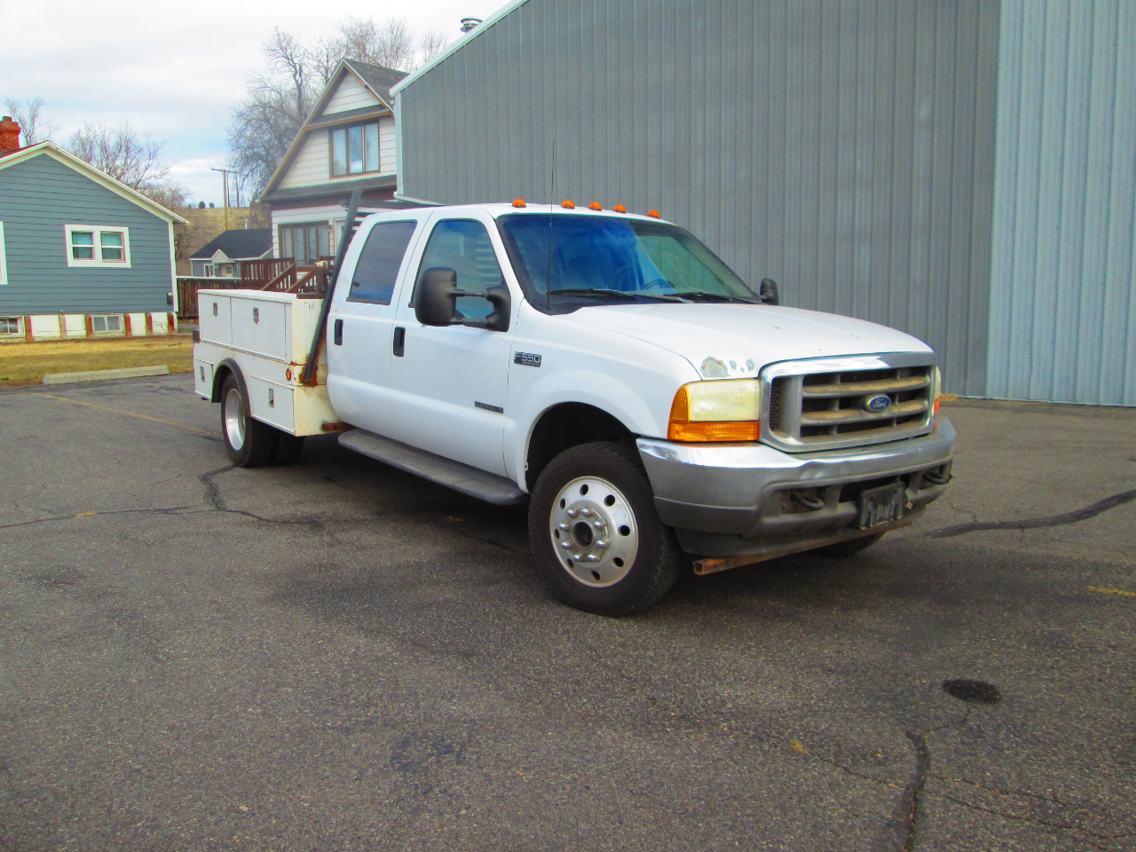 Ford Super Duty F-550 Crew Cab 176" WB XLT 4WD 2001
