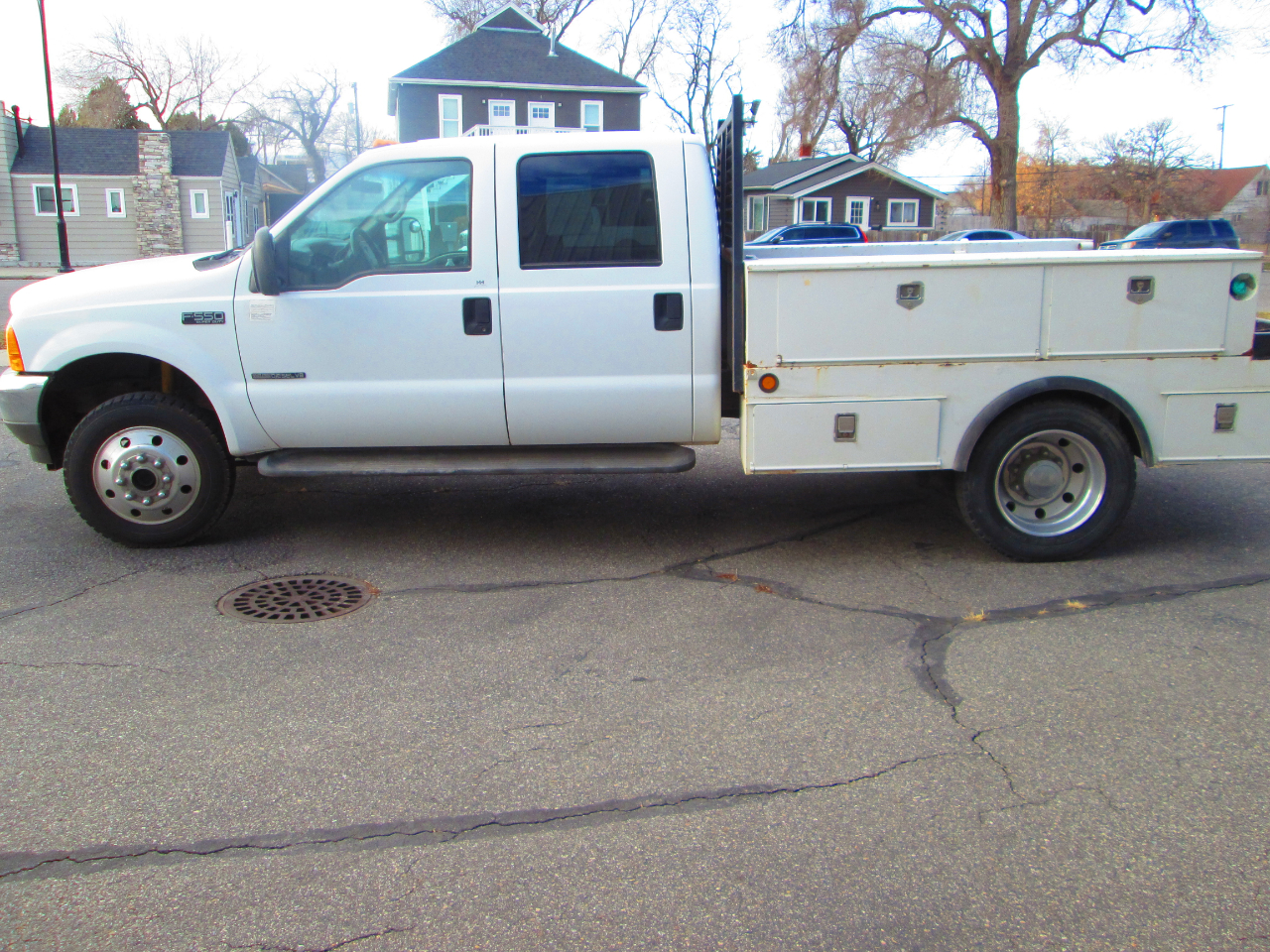Ford Super Duty F-550 Crew Cab 176" WB XLT 4WD 2001