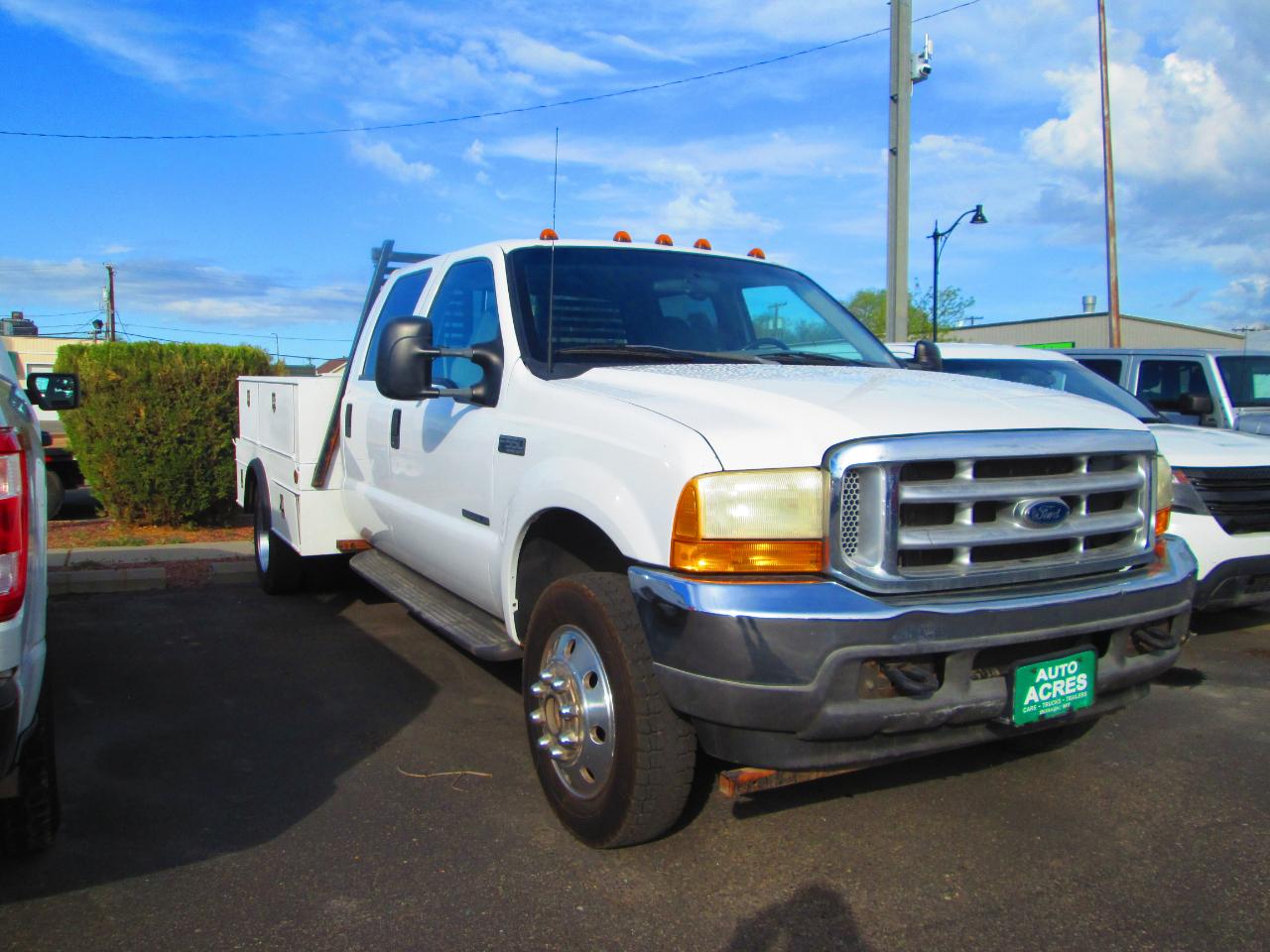 Ford Super Duty F-550 Crew Cab 176" WB XLT 4WD 2001