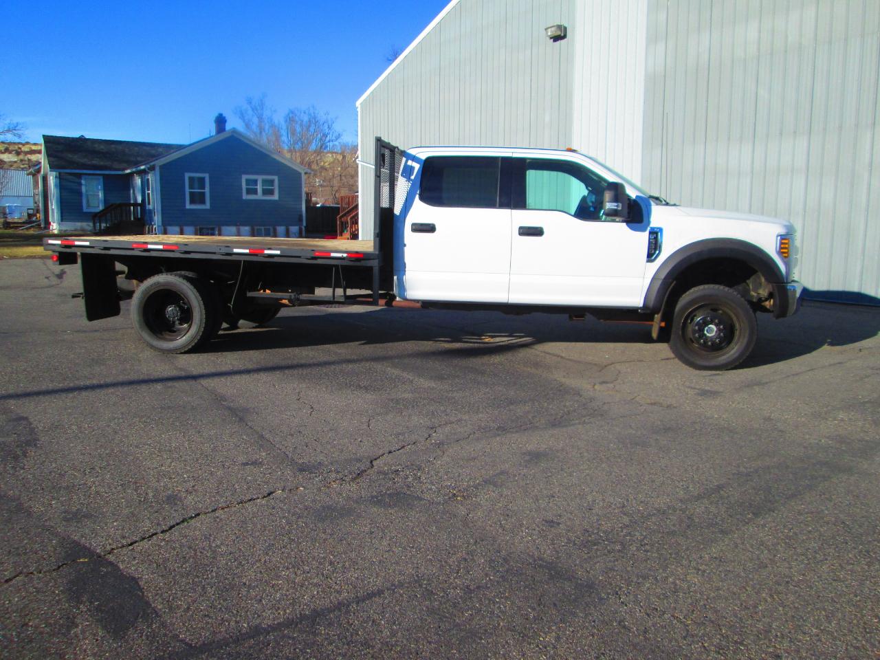 2019 Ford Super Duty F-550 DRW XLT 4WD Crew Cab 179" WB 60" CA