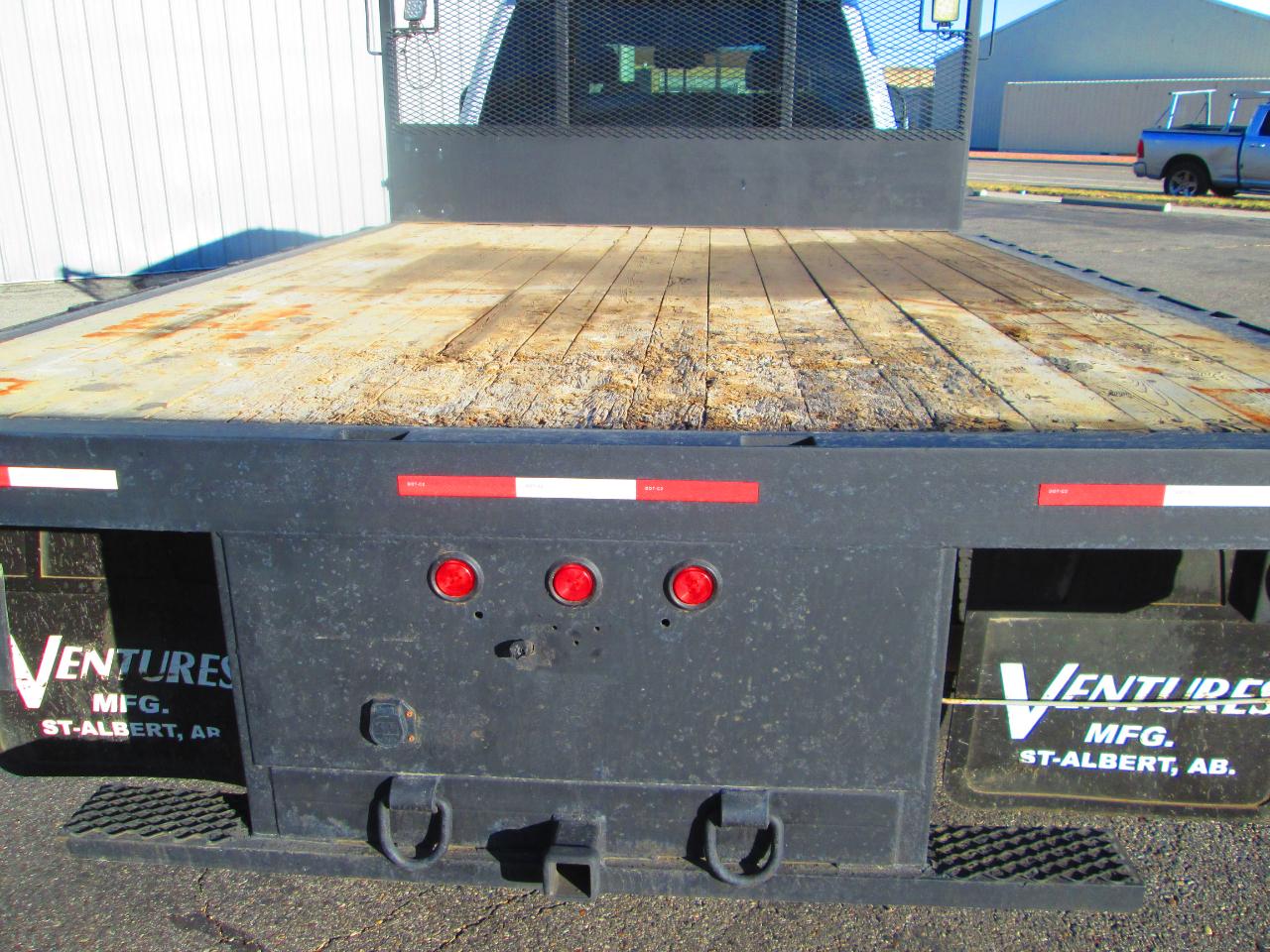 Ford Super Duty F-550 DRW XLT 4WD Crew Cab 179" WB 60" CA 2019