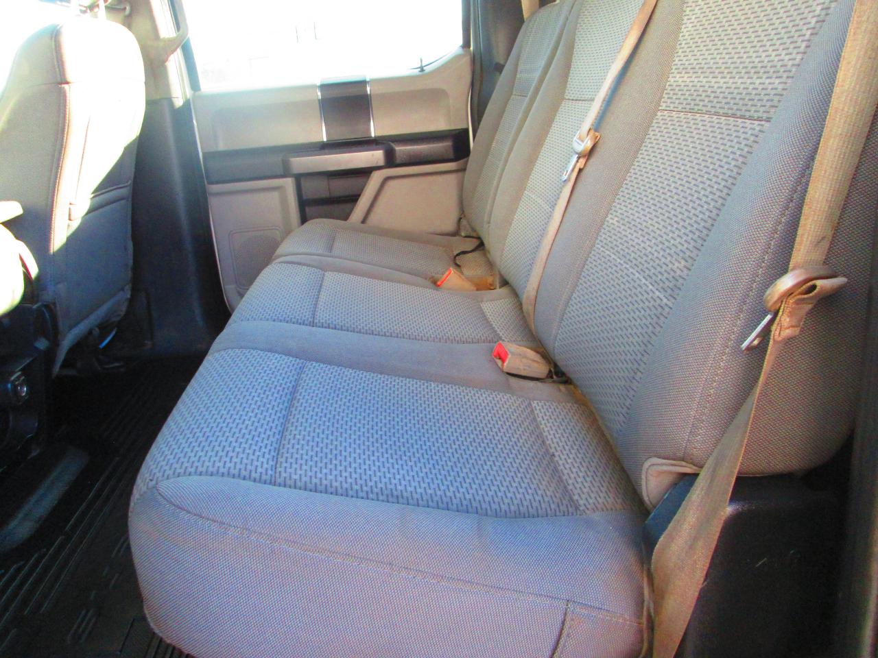 Ford Super Duty F-550 DRW XLT 4WD Crew Cab 179" WB 60" CA 2019