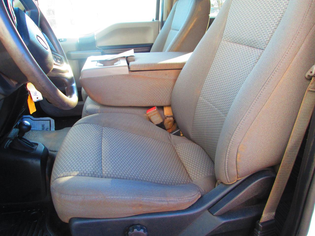 Ford Super Duty F-550 DRW XLT 4WD Crew Cab 179" WB 60" CA 2019