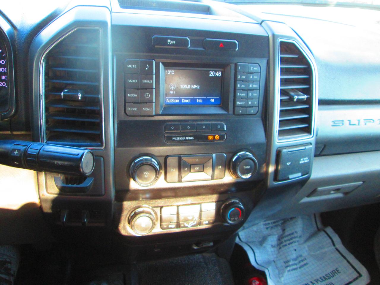 Ford Super Duty F-550 DRW XLT 4WD Crew Cab 179" WB 60" CA 2019