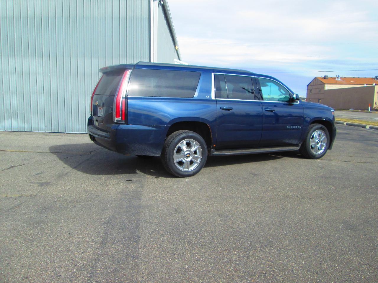 Chevrolet Suburban 4WD 4dr 1500 LT 2019