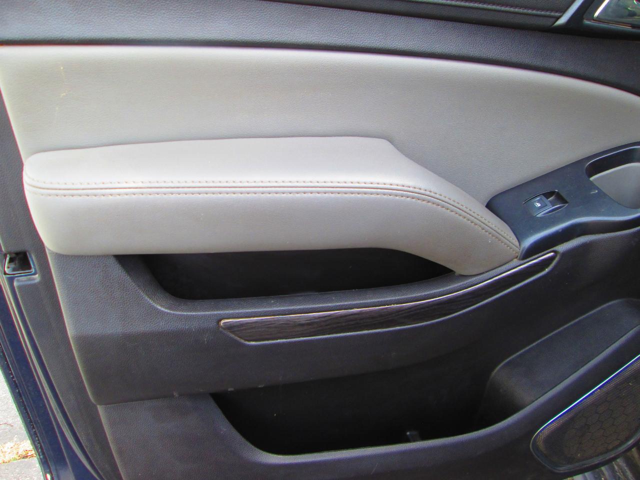 Chevrolet Suburban 4WD 4dr 1500 LT 2019