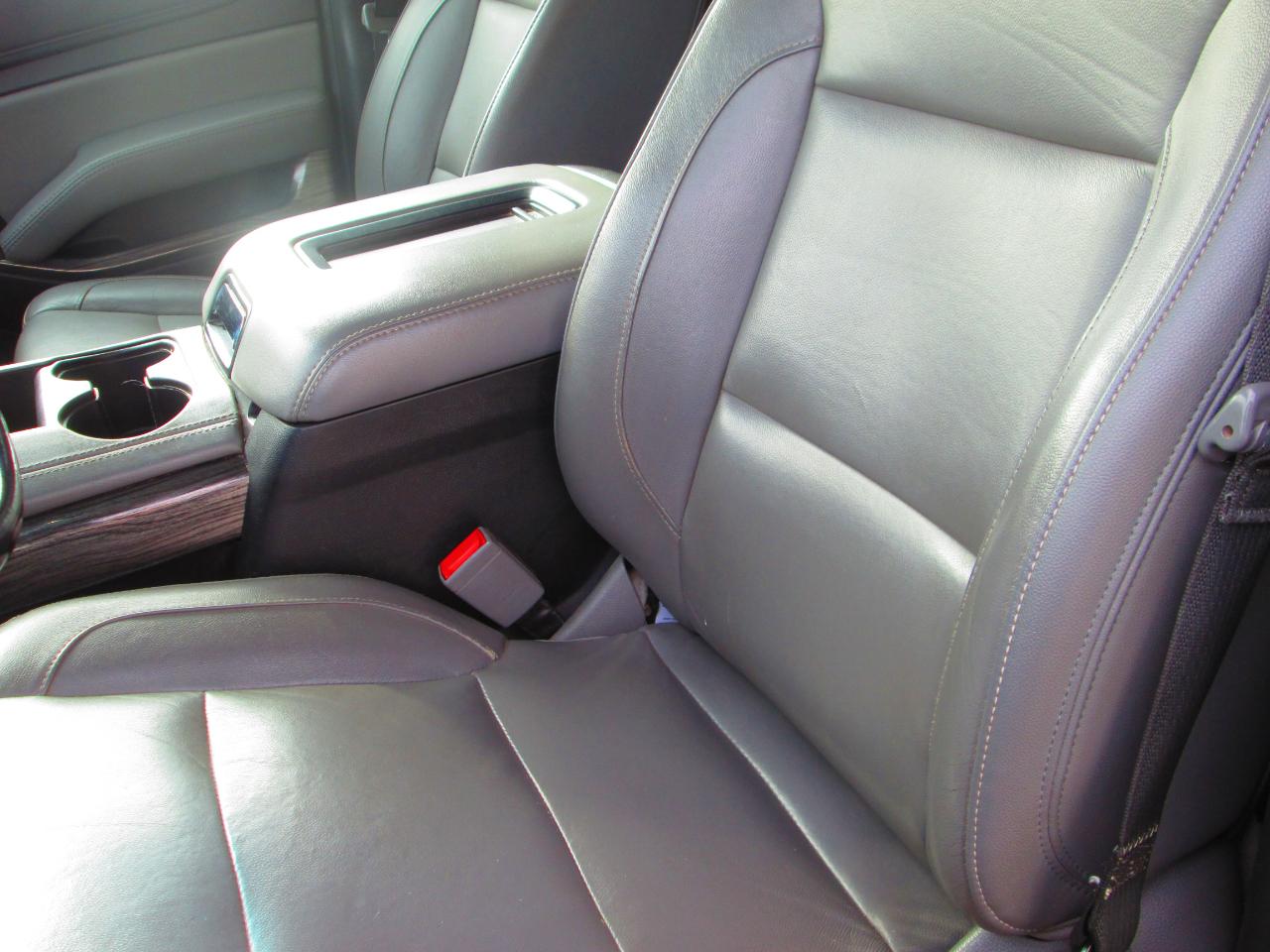 Chevrolet Suburban 4WD 4dr 1500 LT 2019