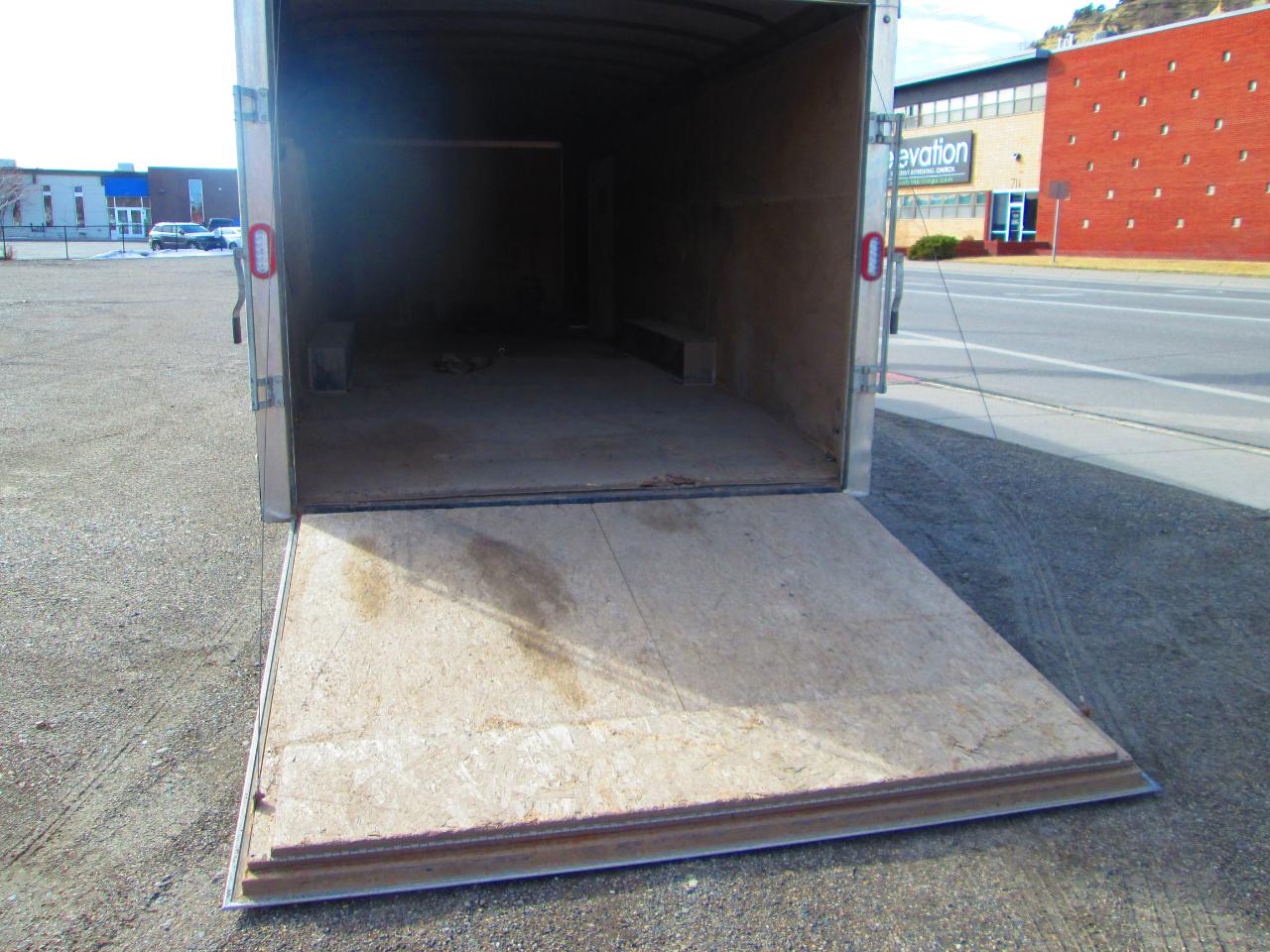 Sure-Trac STR Commercial Round Top Enclosed Cargo  2018