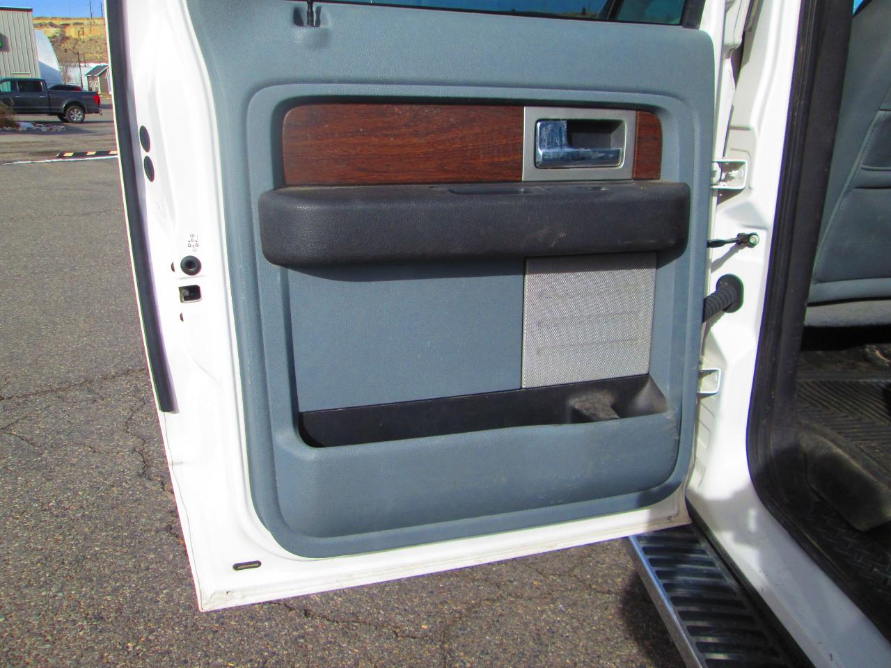 Ford F-150 4WD SuperCrew 145" Lariat 2014