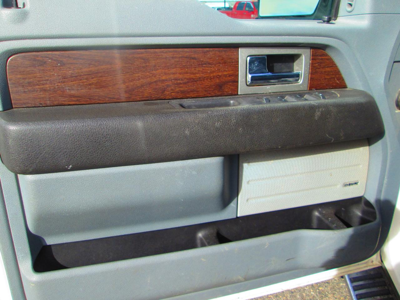 Ford F-150 4WD SuperCrew 145" Lariat 2014