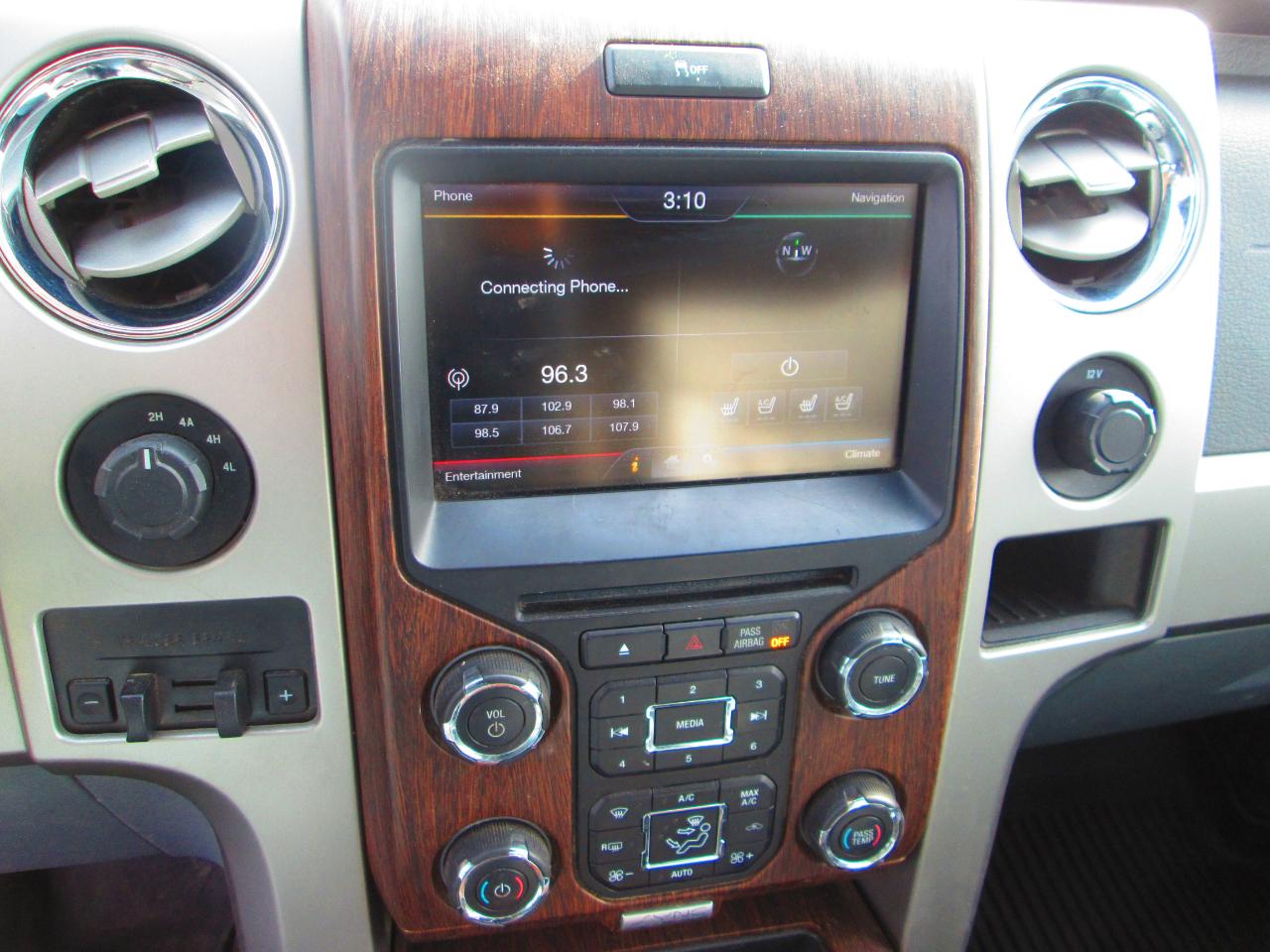 Ford F-150 4WD SuperCrew 145" Lariat 2014