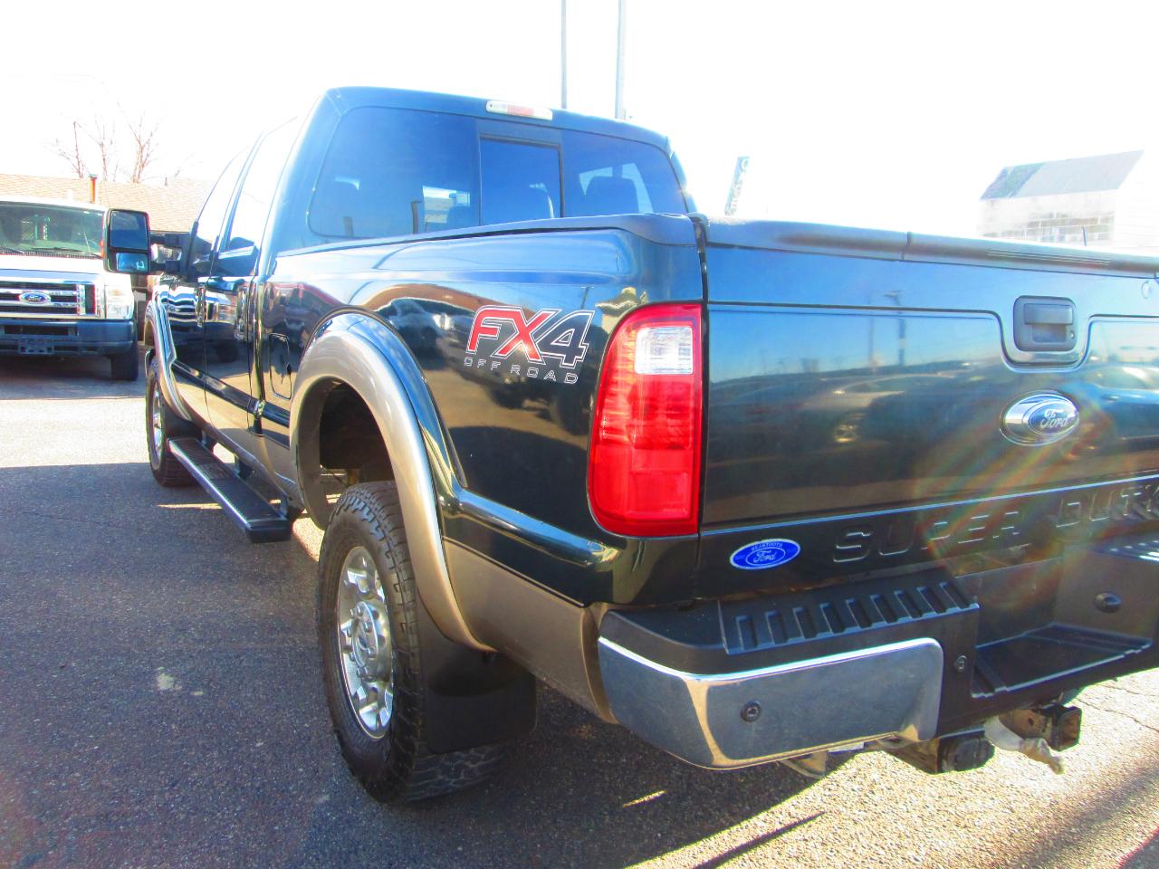 Ford Super Duty F-350 SRW 4WD Crew Cab 156" Lariat 2014